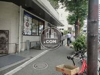 オシャレなお店が立ち並ぶ通り