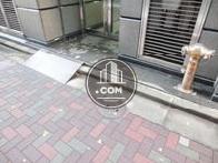 玄関前の床面仕様です